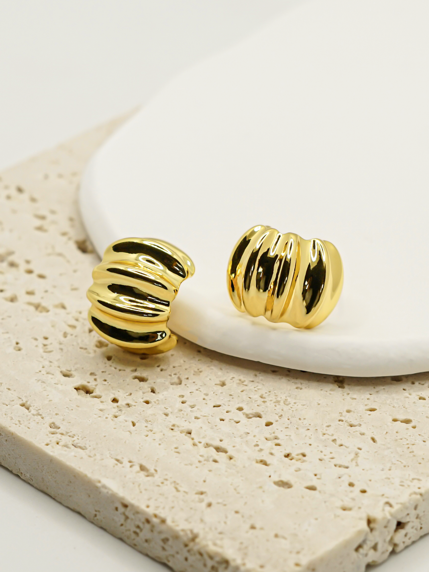 Gold Wave Curved Hoops